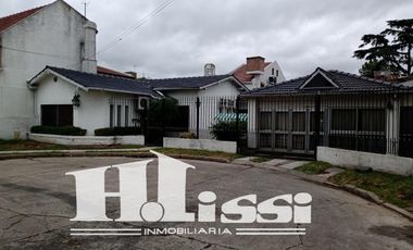 Chalet en Muy Buena Ubicación- Adrogue