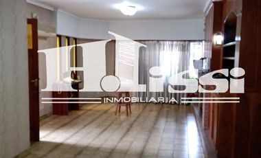 Chalet en Muy Buena Ubicación- Adrogue