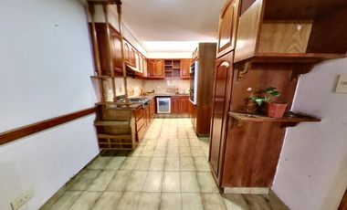 Chalet en Muy Buena Ubicación- Adrogue