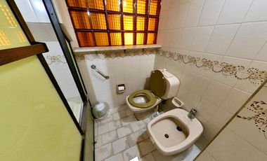 Chalet en Muy Buena Ubicación- Adrogue