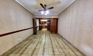 Chalet en Muy Buena Ubicación- Adrogue