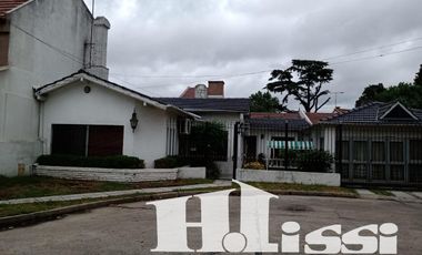 Chalet en Muy Buena Ubicación- Adrogue