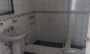 CHALET EN PH A MTS DE BYNNON Y A 3 CUADRAS DE LA ESTACION DE MARMOL