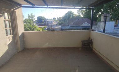 CHALET EN PH A MTS DE BYNNON Y A 3 CUADRAS DE LA ESTACION DE MARMOL