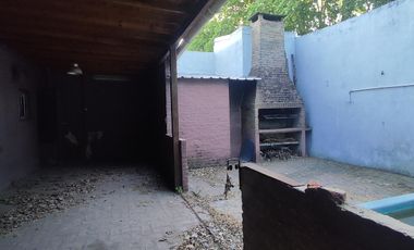 CHALET EN PH A MTS DE BYNNON Y A 3 CUADRAS DE LA ESTACION DE MARMOL