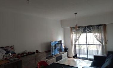 Departamento de tres ambientes a la venta en Torres Coto Sarandi