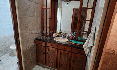 Amplio P.H. Tipo Casa en Planta Baja / Lanus Oeste