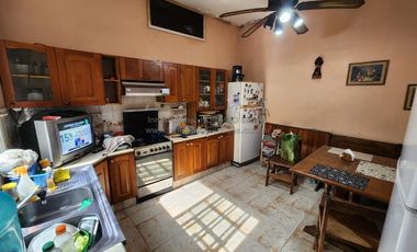 Amplio P.H. Tipo Casa en Planta Baja / Lanus Oeste