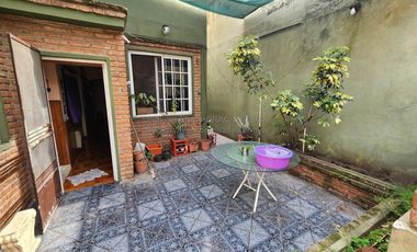 Amplio P.H. Tipo Casa en Planta Baja / Lanus Oeste