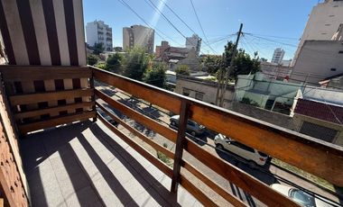 Departamento de 2 ambientes con balcón y espacio guarda coche en Wilde