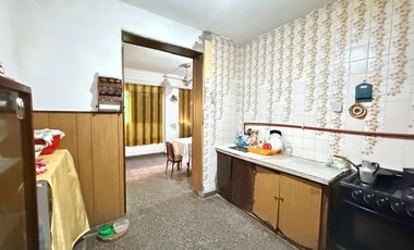 2 departamentos + 1 galpón en VENTA, Bolivia al 1500, barrio Villa Urquiza, SMT. Ideal INVERSORES!