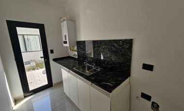 Casa en venta en B°C° San Pablo- Pilar . 4 habitaciones    Escritorio . A estrenar