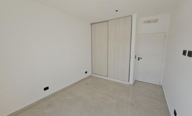 Casa en venta en B°C° San Pablo- Pilar . 4 habitaciones    Escritorio . A estrenar