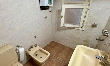 Casa de dos dormitorios con patio y terraza