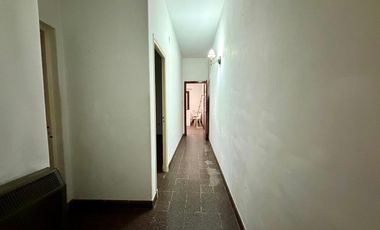 Casa de dos dormitorios con patio y terraza