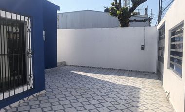 CASA  DE UN SOLO NIVEL EN RENTA CERCA DEL ADO