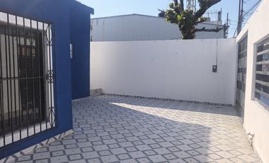 CASA  DE UN SOLO NIVEL EN RENTA CERCA DEL ADO
