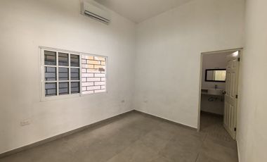 CASA  DE UN SOLO NIVEL EN RENTA CERCA DEL ADO