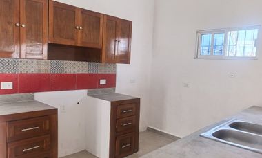 CASA  DE UN SOLO NIVEL EN RENTA CERCA DEL ADO