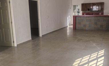 CASA  DE UN SOLO NIVEL EN RENTA CERCA DEL ADO