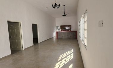 CASA  DE UN SOLO NIVEL EN RENTA CERCA DEL ADO