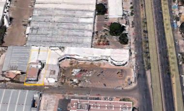 BODEGA/ Excelente Ubicación Av.5 Febrero