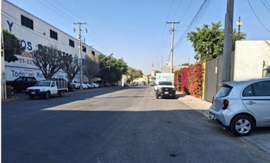 BODEGA/ Excelente Ubicación Av.5 Febrero