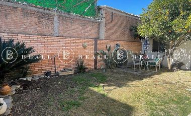 EN VENTA  DE UNA PLANTA, UBICADA EN JARDINES  DEL SANTUARIO
