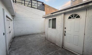 CASA EN RENTA DE UNA PLANTA, EN VIVEROS DEL VALLE, TLALNEPANTA, EDO. MÉXICO