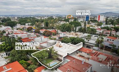 CASA EN VENTA EN JARDINES DEL BOSQUE