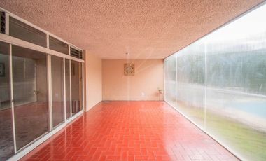 CASA EN VENTA EN JARDINES DEL BOSQUE