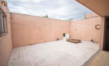 CASA EN VENTA EN JARDINES DEL BOSQUE