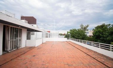 CASA EN VENTA EN JARDINES DEL BOSQUE