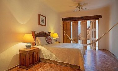 A stunning residence in Poktapok, an oasis in the heart of the Hotel Zone.