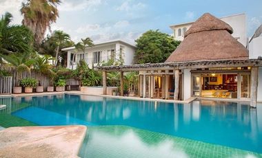 A stunning residence in Poktapok, an oasis in the heart of the Hotel Zone.