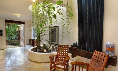 A stunning residence in Poktapok, an oasis in the heart of the Hotel Zone.