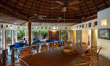 A stunning residence in Poktapok, an oasis in the heart of the Hotel Zone.