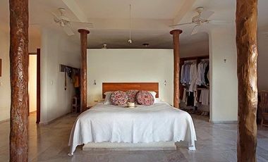 A stunning residence in Poktapok, an oasis in the heart of the Hotel Zone.