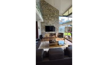 Venta de Casa Campestre en Club House $ 1.500.000.000