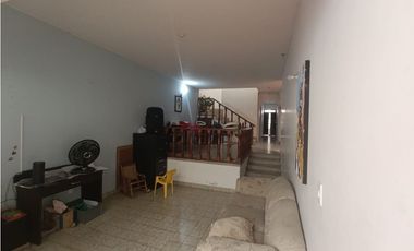 SE ARRIENDA ESPECTACULAR CASA EN PROVENZA
