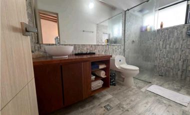 VENTA DE CASA DOBLE EN EL ESCOBERO, PARTE ALTA.