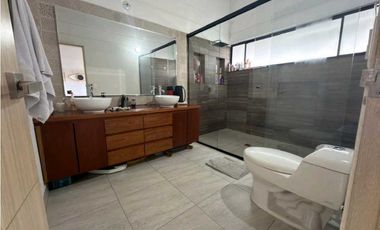 VENTA DE CASA DOBLE EN EL ESCOBERO, PARTE ALTA.