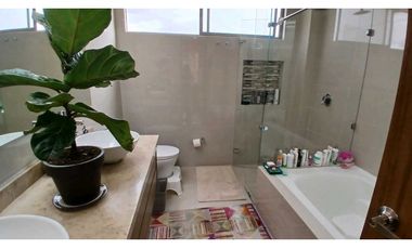 VENDO CASA  BIFAMILIAR DE DOS NIVELES EN CAJICA