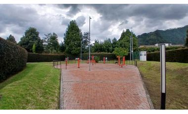 VENDO CASA  BIFAMILIAR DE DOS NIVELES EN CAJICA