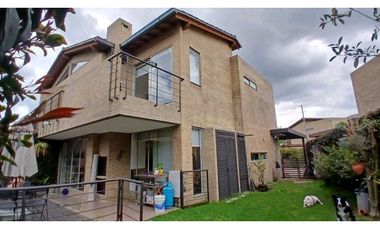 VENDO CASA  BIFAMILIAR DE DOS NIVELES EN CAJICA