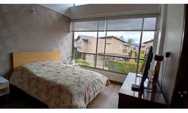 VENDO CASA  BIFAMILIAR DE DOS NIVELES EN CAJICA