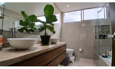 VENDO CASA  BIFAMILIAR DE DOS NIVELES EN CAJICA