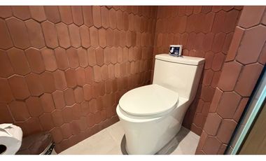 VENDO HERMOSO SUITE EN EL POBLADO CON GRAN POTENCIAL COMERCIAL