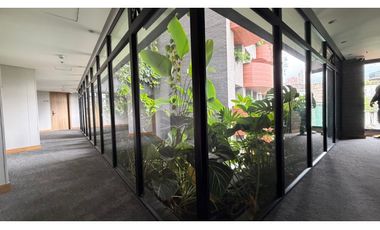 VENDO HERMOSO SUITE EN EL POBLADO CON GRAN POTENCIAL COMERCIAL