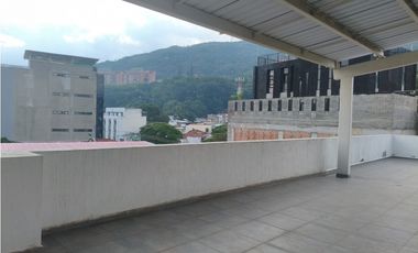 LOCAL  Piso 3: 266 m²  Terraza 227 m²  EN GRANADA  NORTE CALI